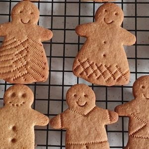 Gingerbread biscuits lesson cooking on zoom